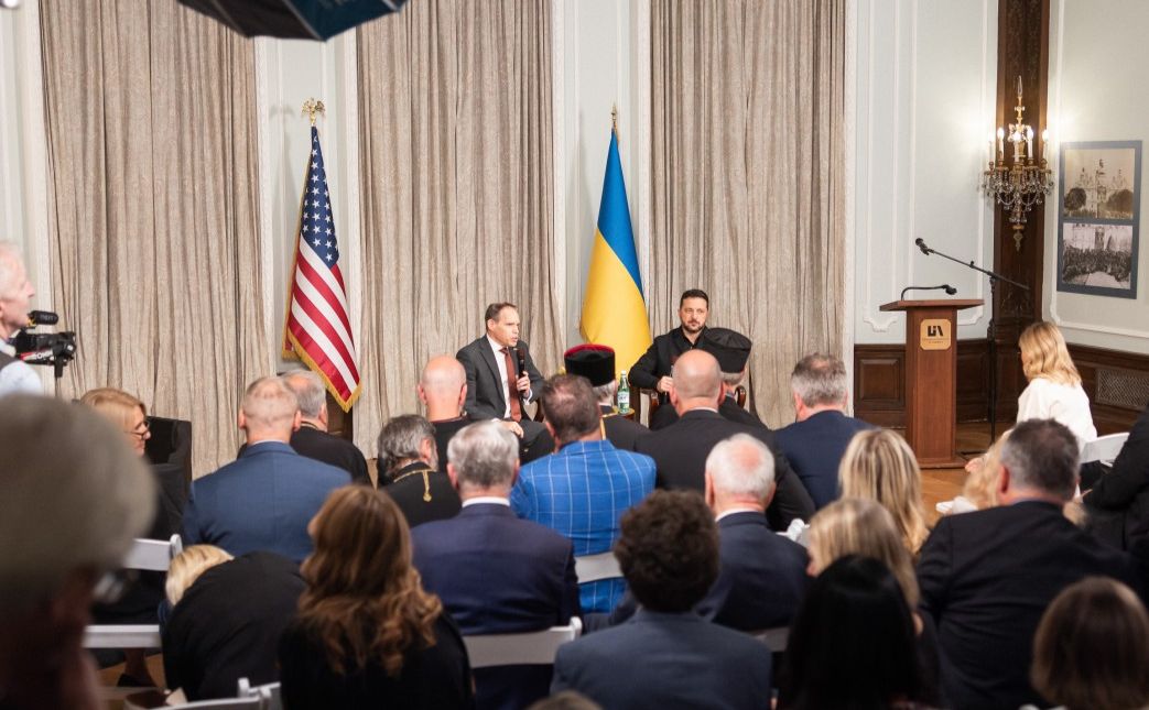 Президент України і з українською громадою у Нью-йорку. Фото: ОП