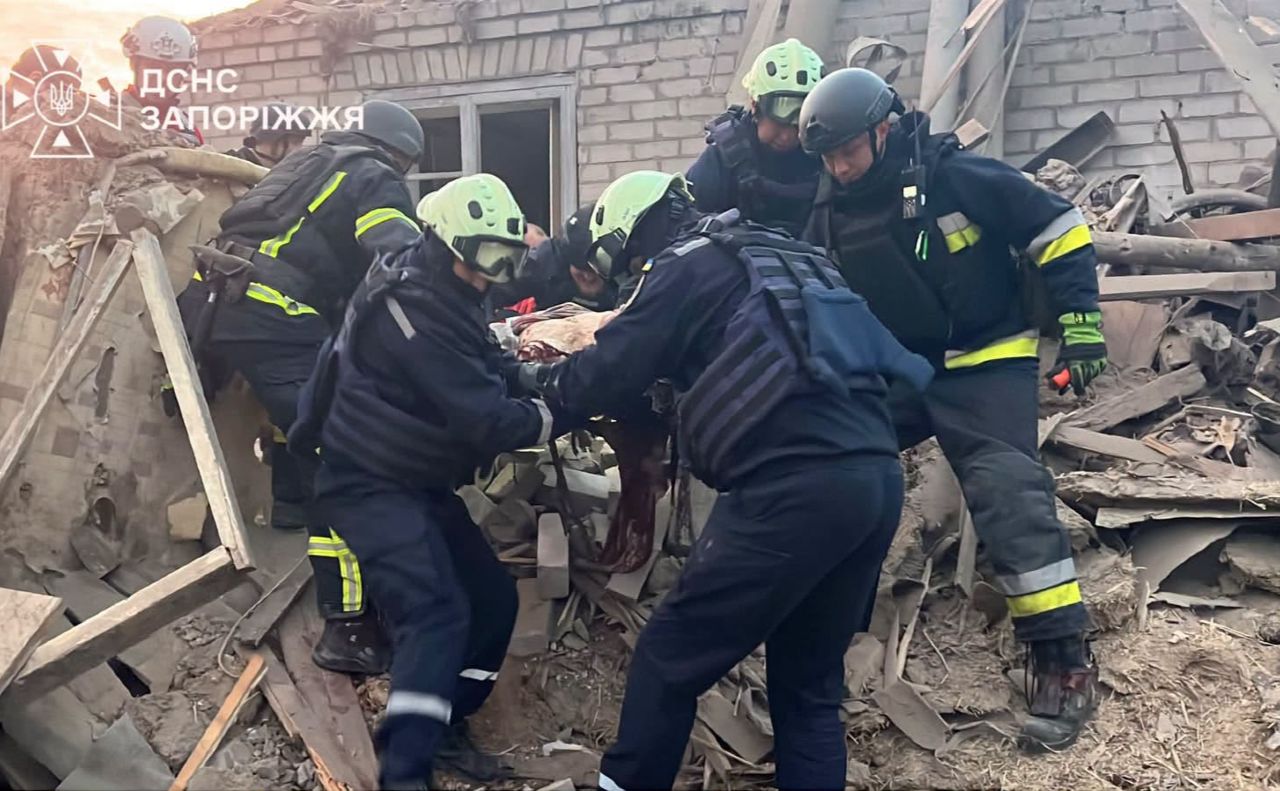 У Запоріжжі рятувальники деблокували тіла двох загиблих жінок з-під завалів