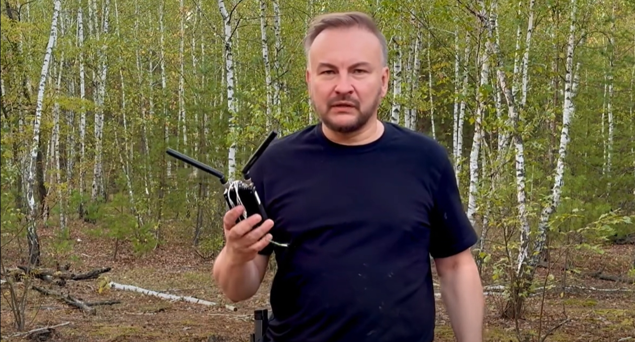 Сергій «Флеш» Бескрестнов показав mesh-ретранслятори. Скрин відео