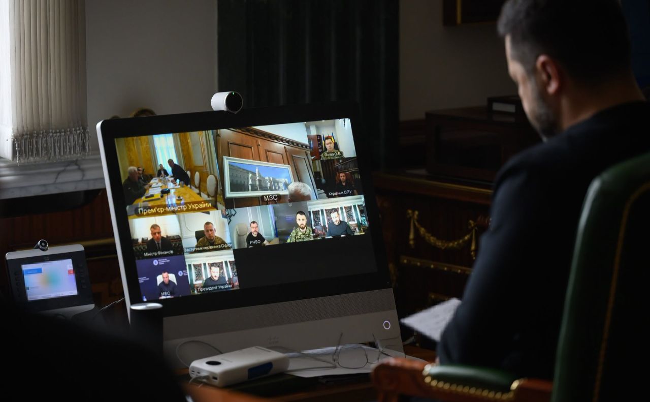 Президент провів селекторну нараду з урядовцями, військовими та представниками ключових служб. Фото: Офіс Президента
