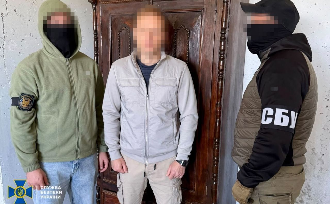 Затриманий адвокат, який збирався стати «внутрішнім шпигуном» у бригаді десантників. Фото: СБУ