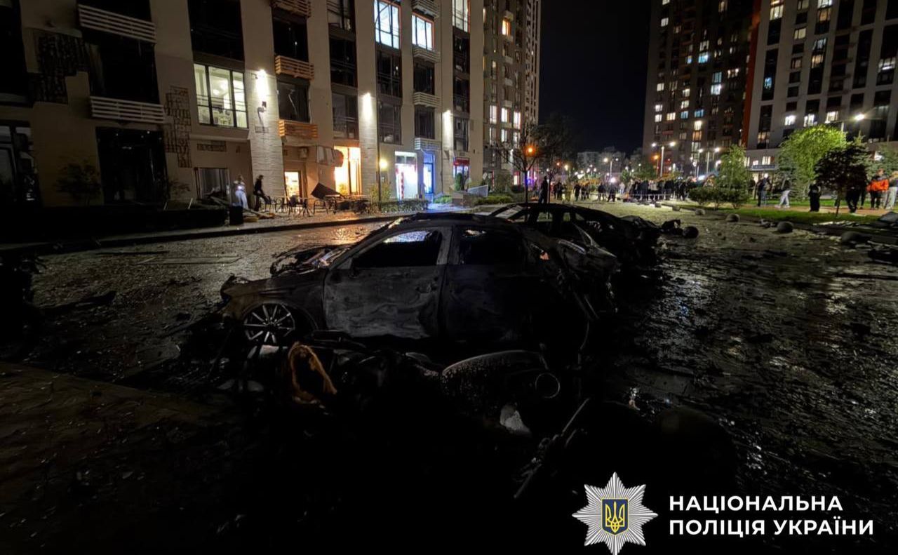 В будівлі горіли квартири на четвертому та п’ятому поверхах. Фото: Нацполіція