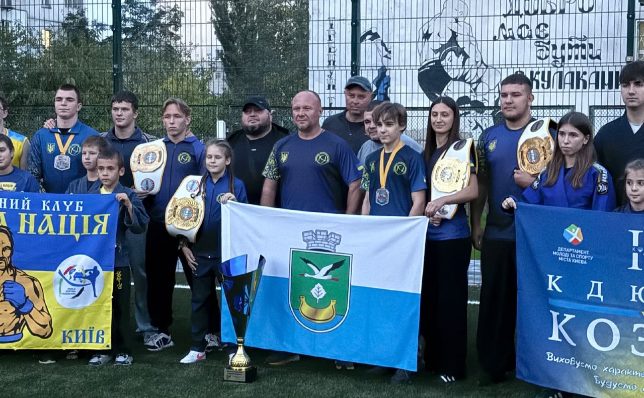 юні спортсмени питимуть чисту воду