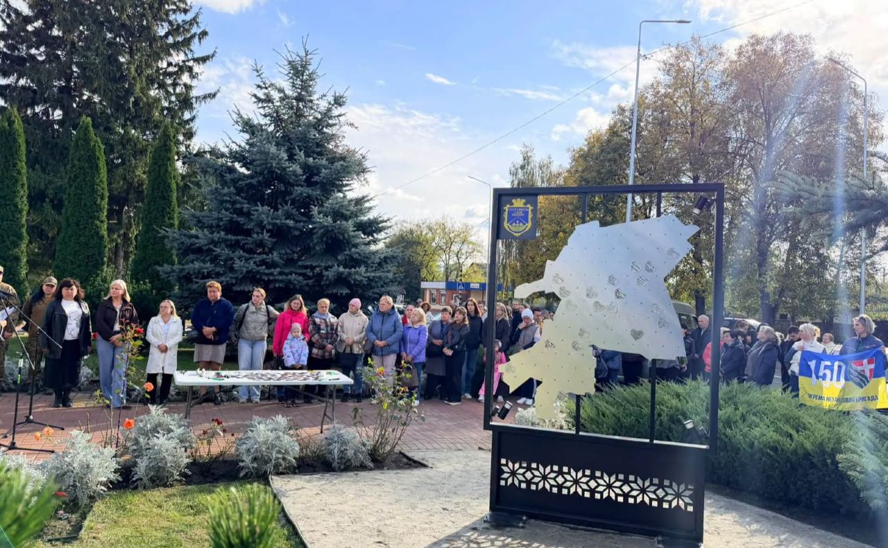 На Київщині відкрили Стелу Надії на підтримку родин зниклих безвісти захисників