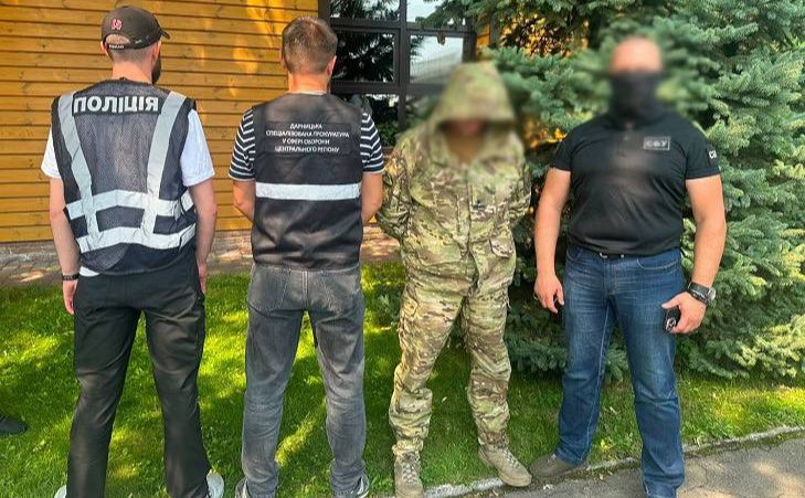 За реалізацію трофейної зброї обвинуваченому загрожує до 7 років тюрми. Фото: Нацполіція
