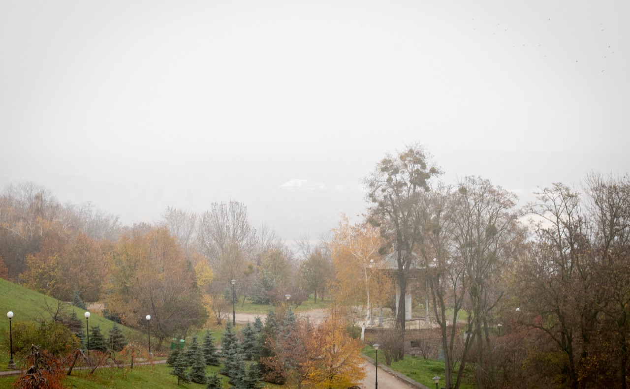 Туманна погода в Києві. Фото: КМДА