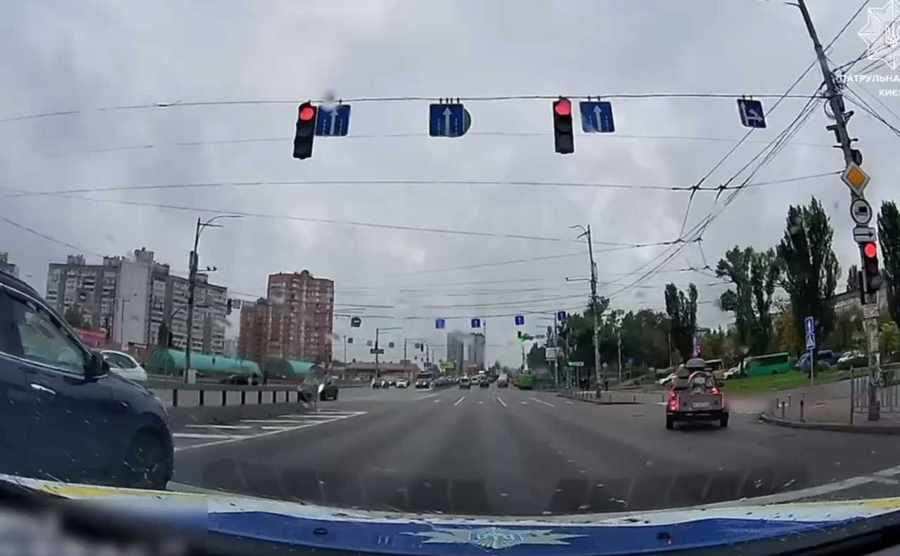 Скрішот з відео: Патрульна поліція Києва