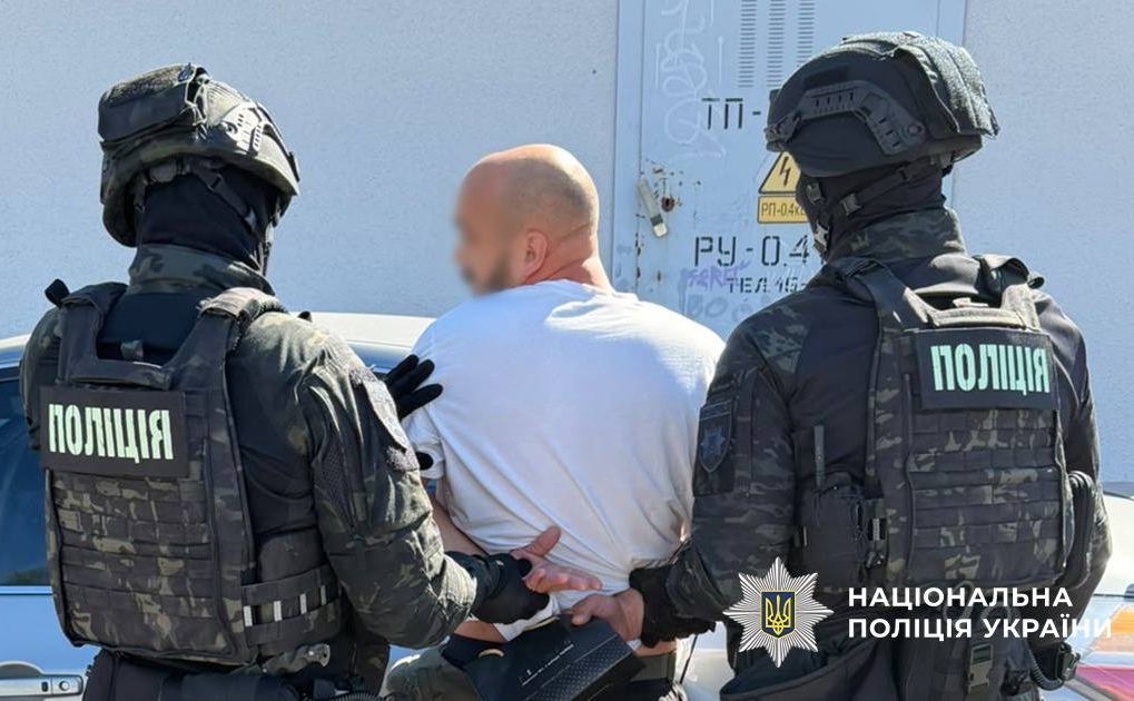 Підозрюваний під час затримання. Фото: Національна поліція України