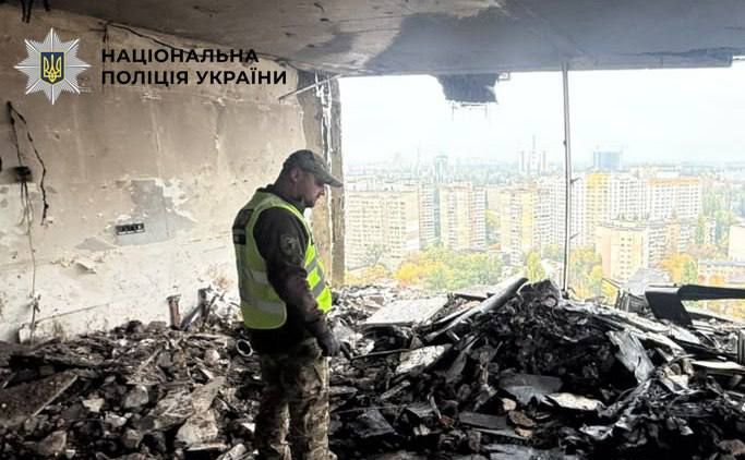 На місці влучання. Фото: поліція Києва