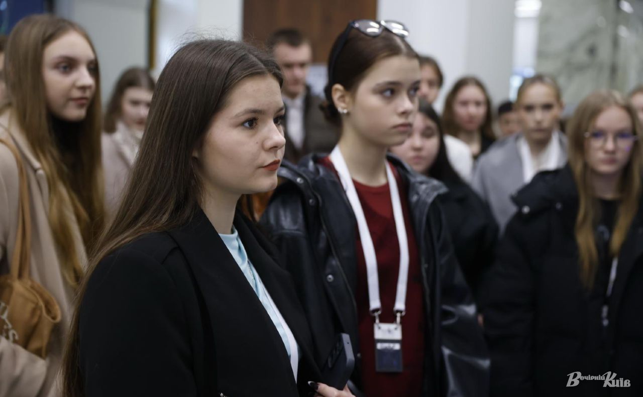 Учасники Академії побували в кулуарах та в сесійній залі. Фото Бориса Корпусенка