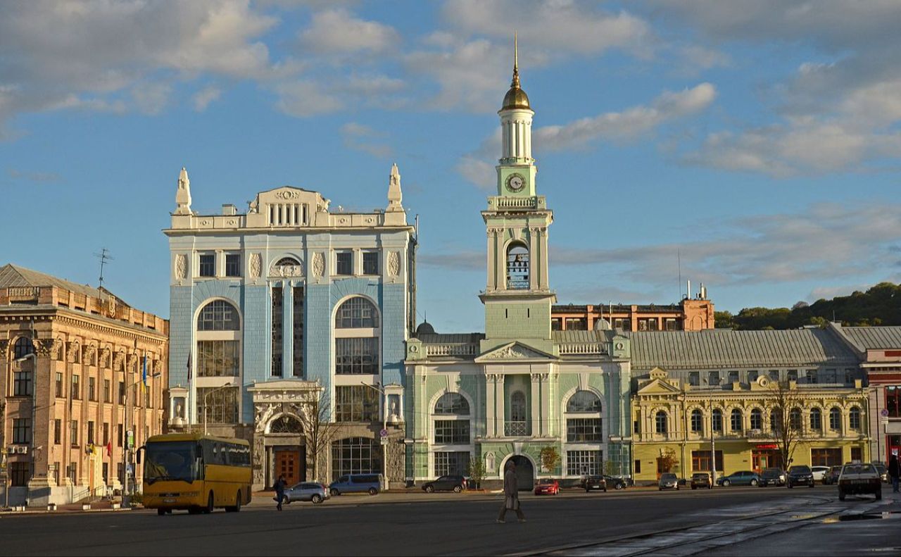 Дві споруди з комплексу Грецького Катерининського монастиря. Фото з відкритих джерел
